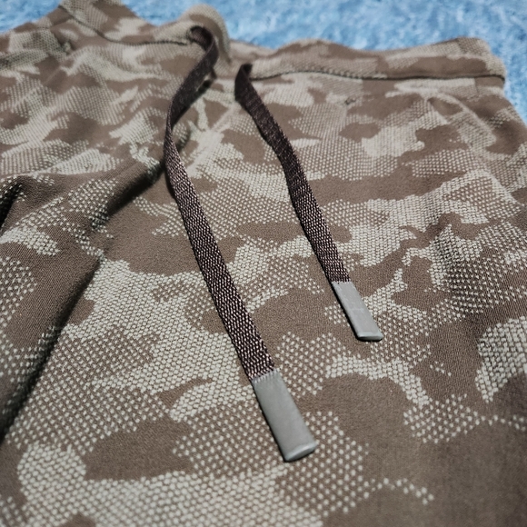 Lululemon Ready to Rulu Heritage Camo Jogger Dark Olive Green Twill Size 4 - Picture 4 of 9